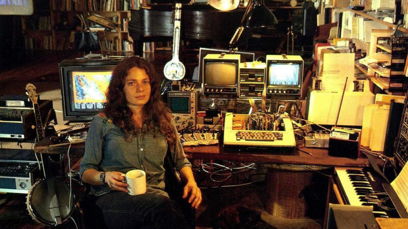 Laurie Spiegel: A musicista que pode ser o primeiro ser-humano ouvido por alienígenas