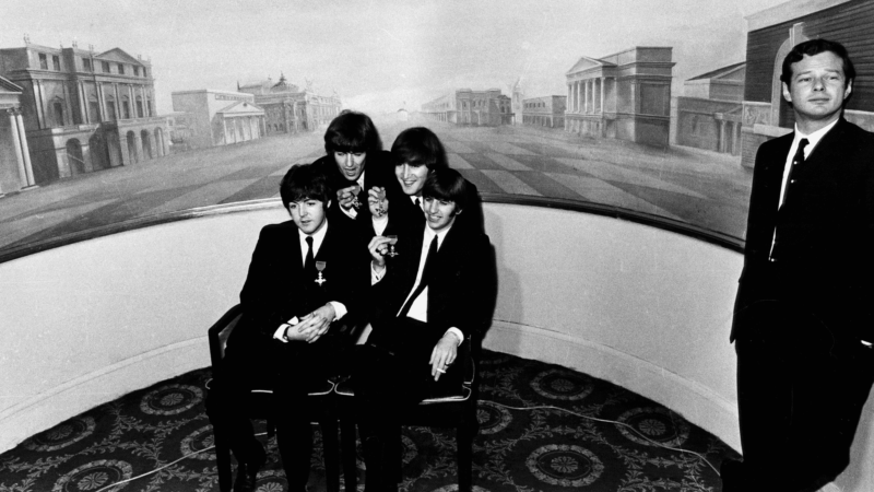 John Lennon: “Odeio essa ilusão de que George Martin e Brian Epstein nos construíram”