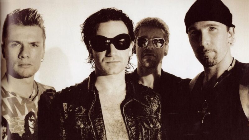 Bono e The Edge explicam letra de hit do U2 que todos interpretam ao contrário 