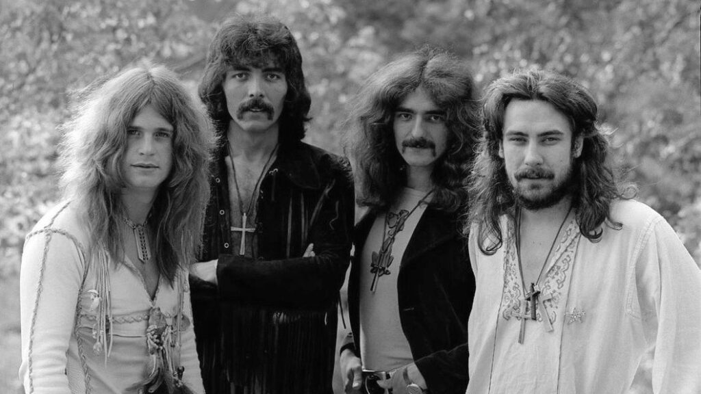 Black Sabbath e seus inseparáveis crucifixos