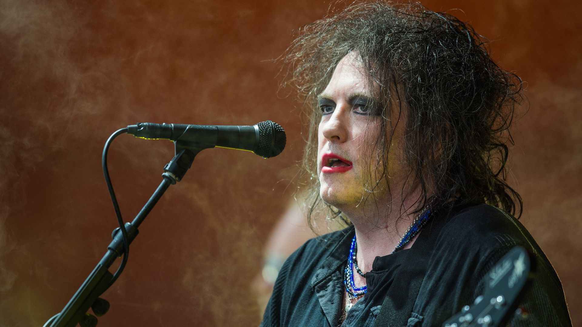 A música do The Cure tão depressiva que Robert Smith não queria cantar